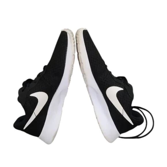 Nike Shoes Womens 9 Athletic Trainers Tanjun Sneakers Black White Casual Active - Picture 8 of 13